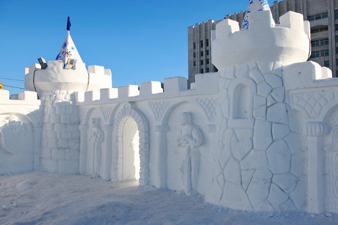Замок из снега